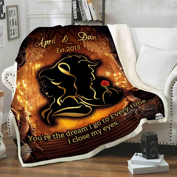 Love Story Unfolded: Beauty and Beast Blanket with Custom Couples Names & Est. Date - Ideal for Birthday, Anniversary, and Valentine's Day - Gift for Him/Her