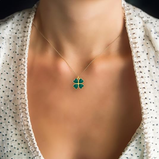 Foldable 4-Leaf Clover Necklace, crafted from stainless steel and 18k gold plating, perfect gift for like birthdays, Women's Day, Christmas, and Valentine's Day, delightful present for her